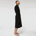 Men Lacoste V0ZN1525 Black 031 Loose Fit Long Textured Cotton Knit Bathrobe - Image 7