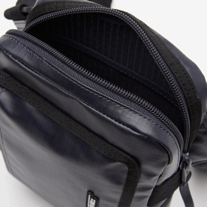 Men Lacoste V0ZN1963 Bleu Nuit Noir M20 Zipped Contrast Detail Satchel - Image 4