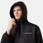 Men Lacoste V0ZN389 Black C31 Cropped Quilted Hooded Jacket - Image 2