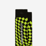 Men Lacoste V0ZN526 Black Yellow 9Y2 Checkerboard Compression Socks - Image 2