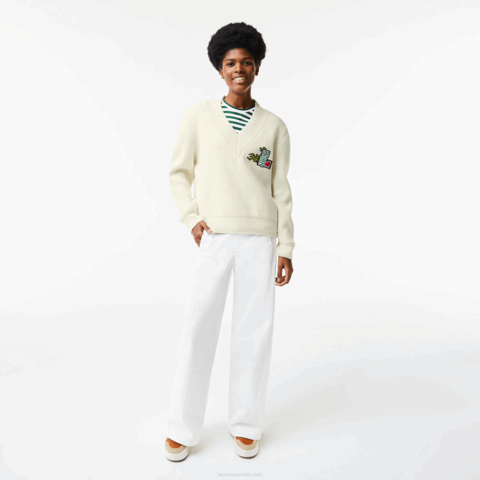 Women Lacoste V0ZN2642 White 70V Comic Badge V-Neck Wool Sweater - Image 2