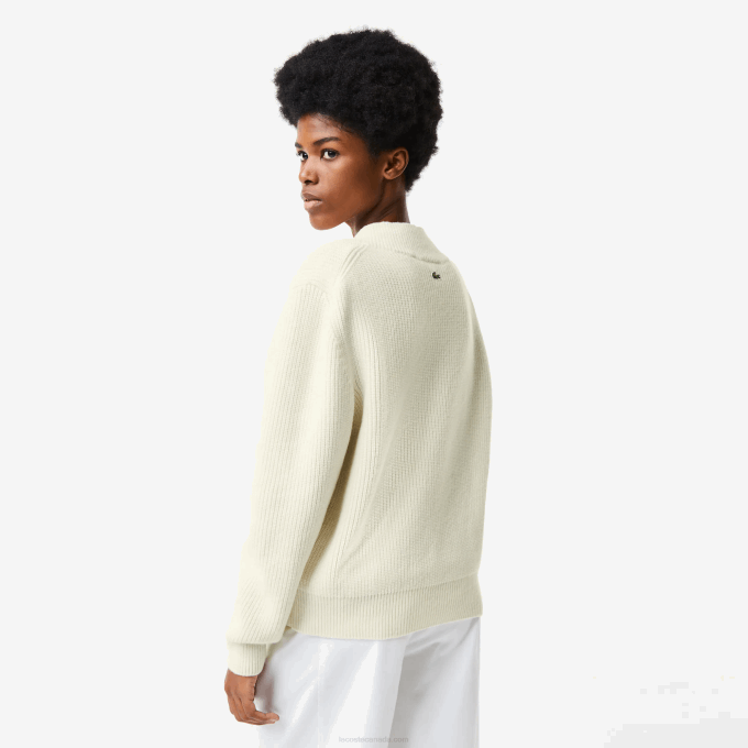 Women Lacoste V0ZN2642 White 70V Comic Badge V-Neck Wool Sweater - Image 3